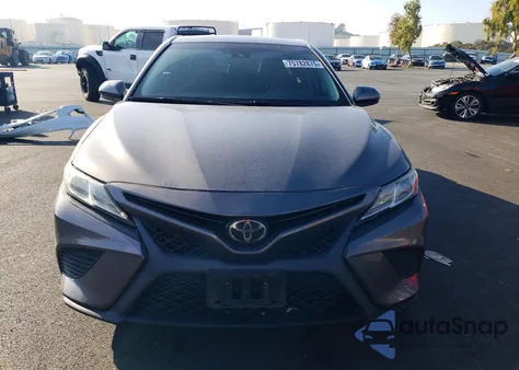 2019 Toyota Camry L z USA, uszkodzony, nr VIN 4T1B11HK0KU794393